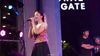 อยากเริ่มต้นใหม่กับคนเดิม - Ink Waruntorn [ Live at Westgate Songkran Festival 2024 15/04/2024 ]