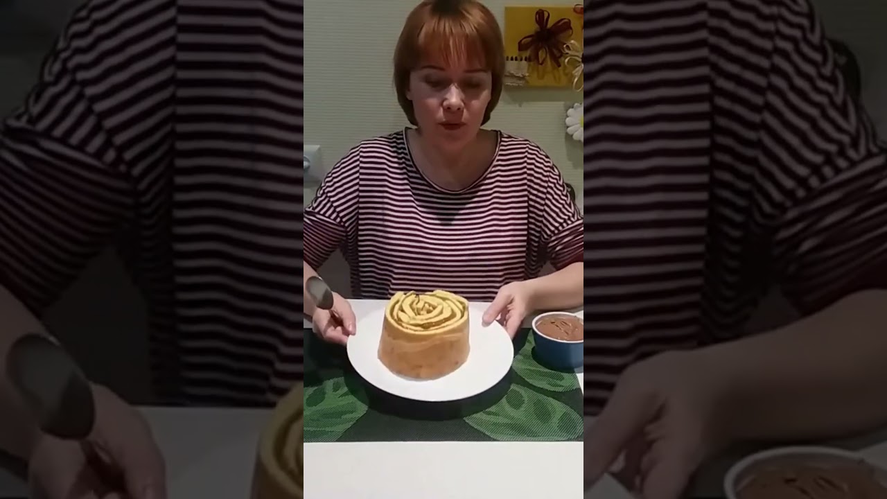 3 яйця По 3 ст ложки з гіркою цукру та борошна По 150 мл пюре фруктового та будь-якого крему.