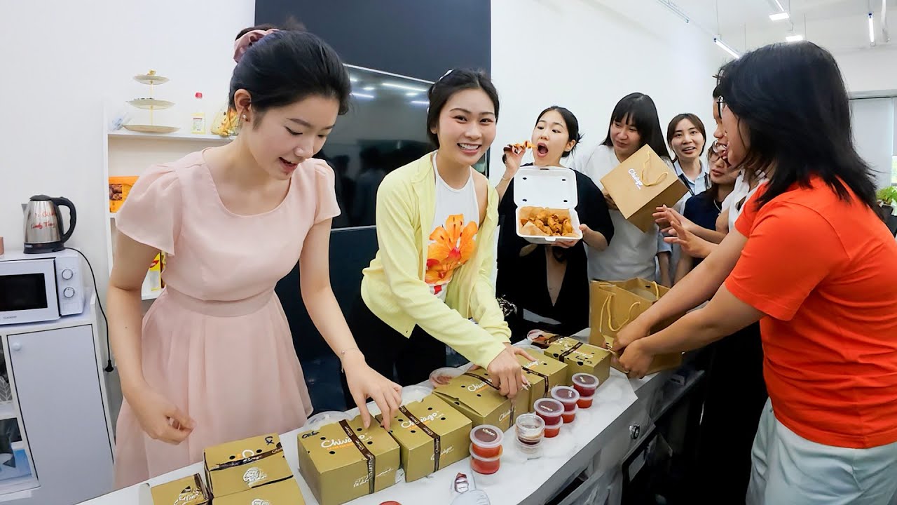 한국 비자 나오자마자 치킨 파티했습니다