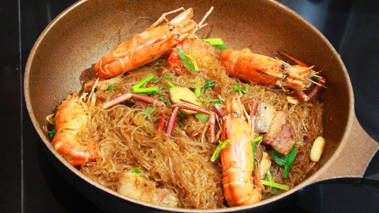 ⁣กุ้งอบวุ้นเส้นในกระทะ Baked giant freshwater prawn Cellophane noodles in a pan l กินได้อร่อยด้วย