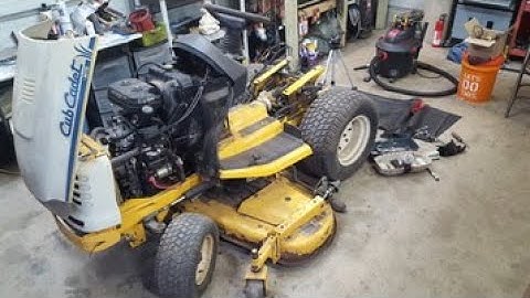 Abandoned 1998 Cub Cadet HDS 3205 resurrection Part 1