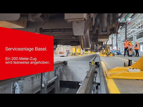 Serviceanlage Basel. Ein 200-Meter-Zug wird testweise angehoben.