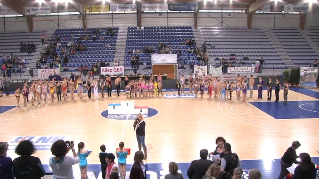 Twirling Monfort Romane Benjamine Finale N1 2013. 4ème.