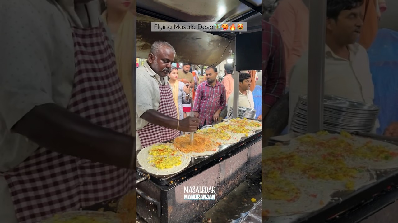 Flying Masala Dosa to lighten your mid week problems🤩😬🤭❤️ #indianstreetfood #shorts #dosa