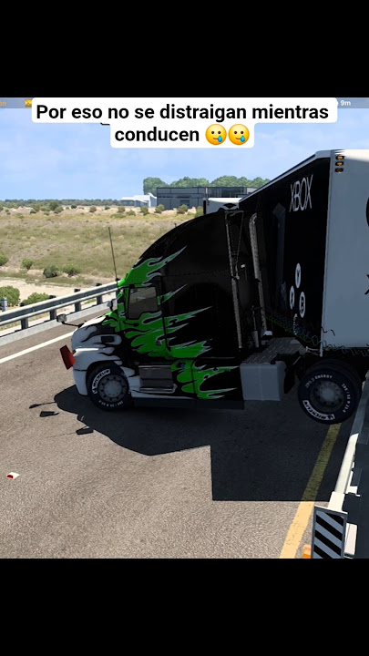 So don't get distracted while driving 🥲🥲 #truck #camion #trailer #trucks #simulator