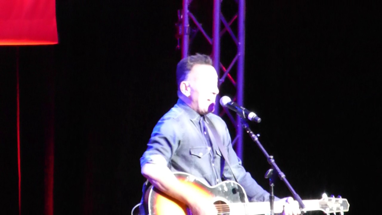 Bruce Springteen - Working on The Highway 11-01-2016 Stand Up For ...