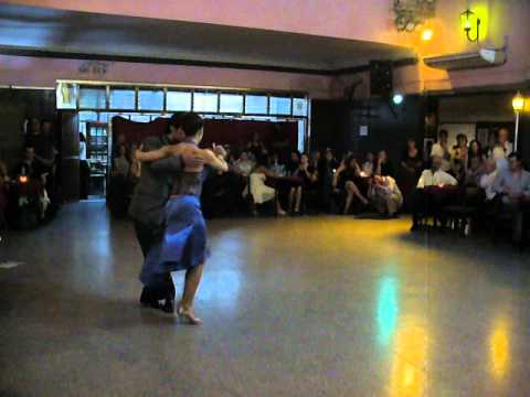 Constanza Vecslir y Claudio Cortejarena en Soho Tango 1