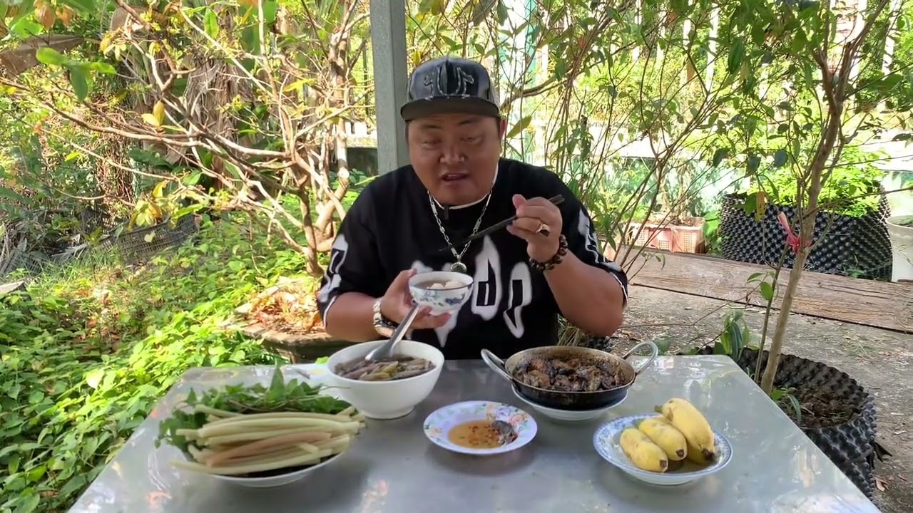 Hôm nay ăn gì?Ăn đặc sản trong vuông tôm cà mau nè.