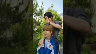 I.N and Seungmin Flower🌸🌹 challenge.   #seungmin #flowerchallenge #jeongin #jisoo  #tiktok