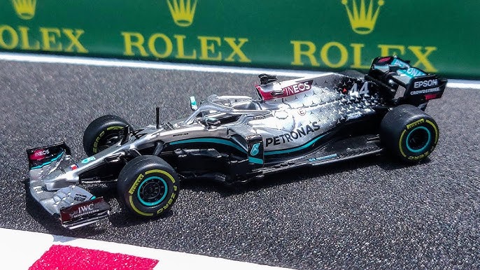 F1 miniature Mercedes W11 Lewis Hamilton World Champion du Monde 2020 Spark  1/43 S6450