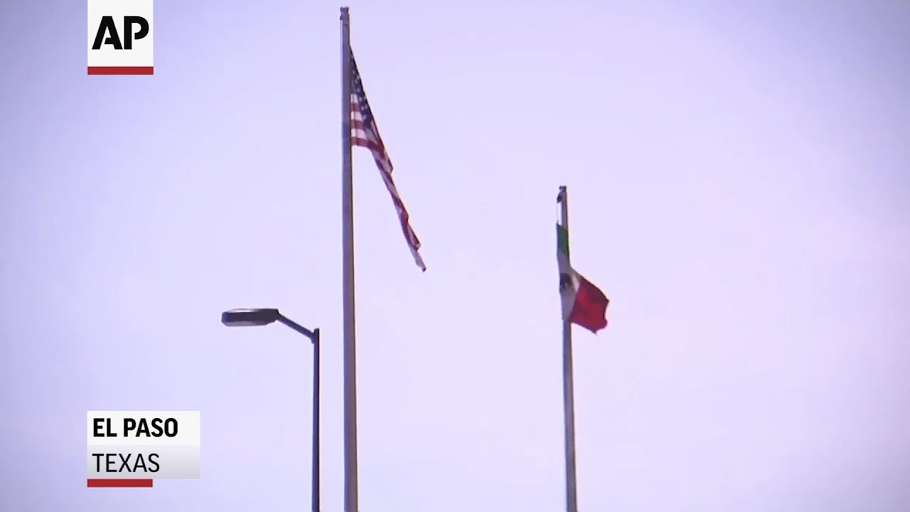 Asylum seekers held under El Paso bridge - YouTube