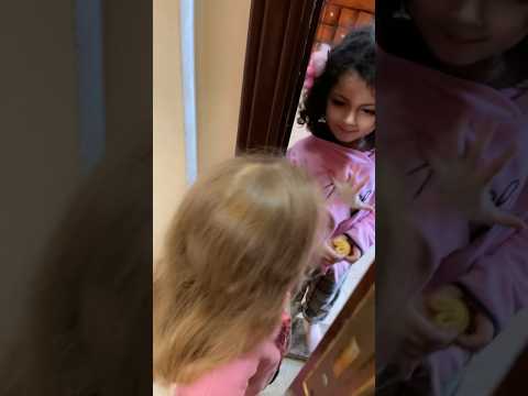 صفا دفشت رفيقتا ما خلتا تفوت لعندا تصرف الأم مشهد تمثيل