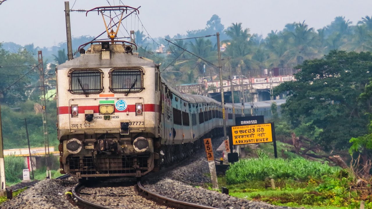 7 in 1 Early Morning Train Action on Bengaluru Mysuru Double line - Perfect Crossing at the End