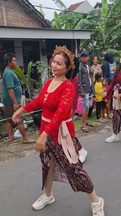 red kebaya cantul carnival losari #carnafal #remix #dj #cover #music #dancekarnafal