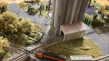 T-TRAK N Scale Module #7 - Walthers Water Tower & Cement Plant