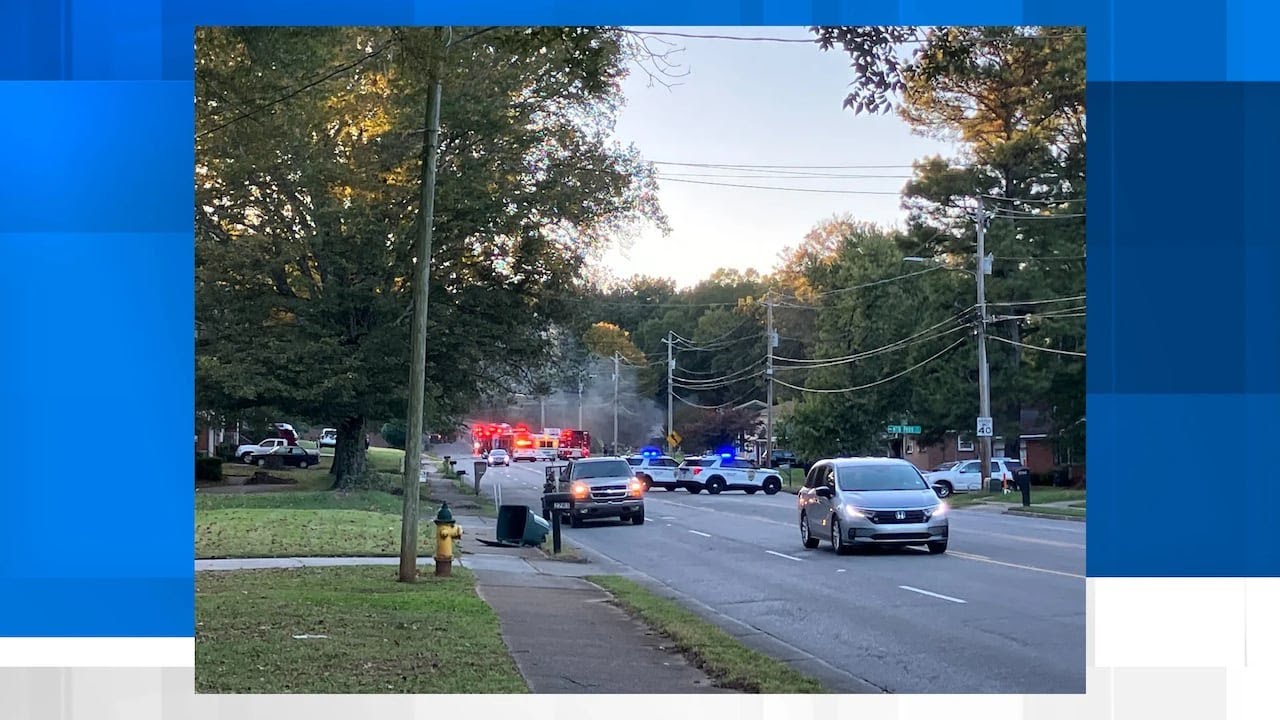 2 hospitalized after house fire in Huntsville - YouTube