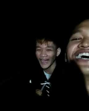 Story' wa tendangan t