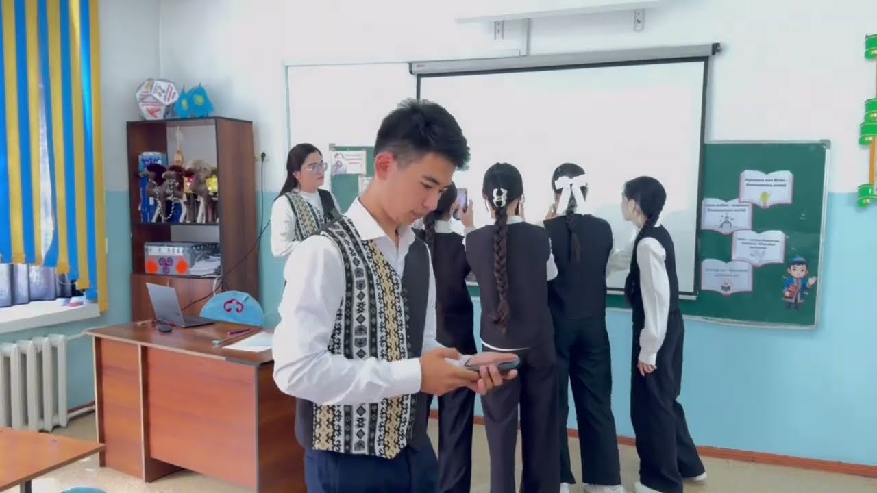 “Адал-азамат,адал-еңбек,адал-табыс”сынып сағатынан үзінді.