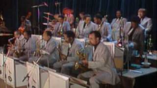 Video voorbeeld van "Count Basie - In A Mellow Tone"