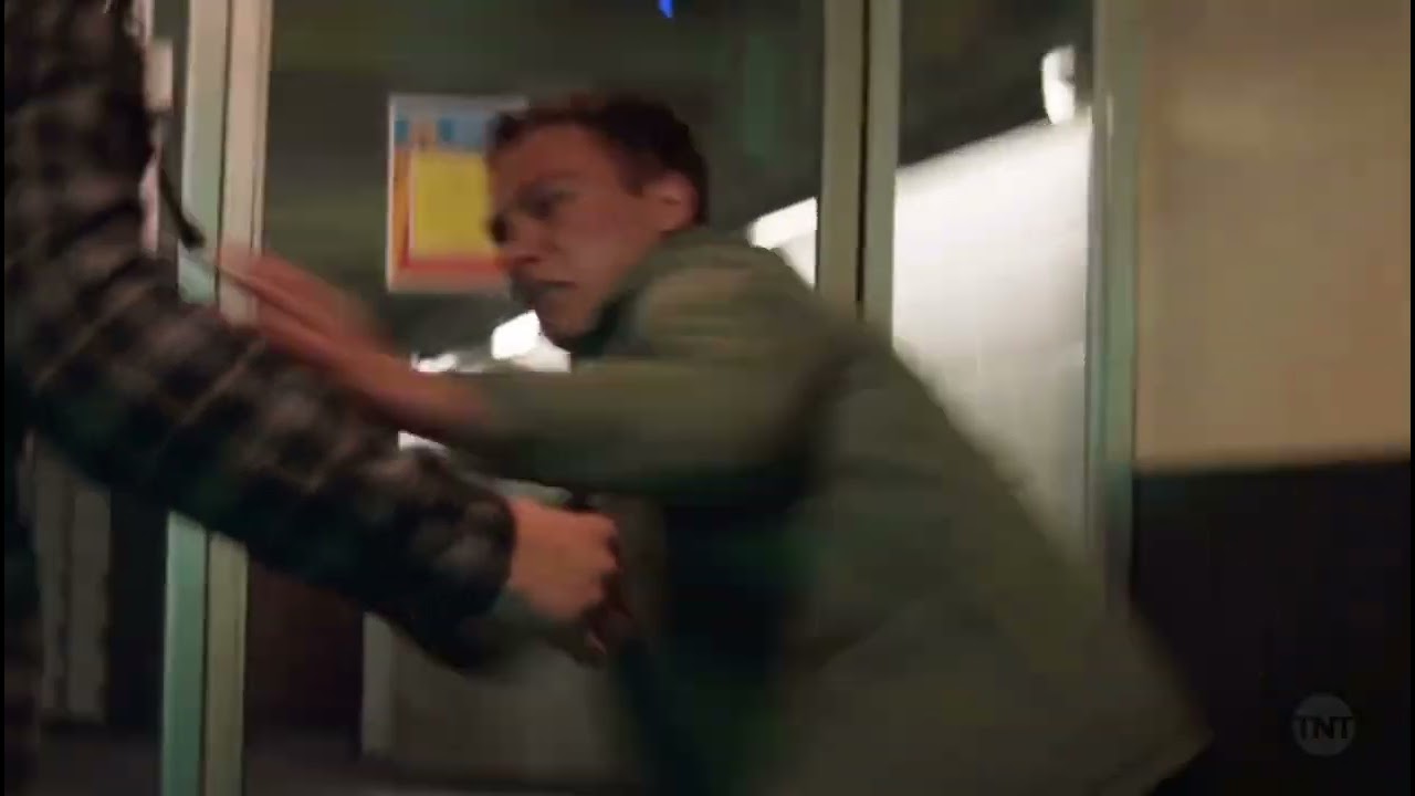 Animal Kingdom J and Tupi Fight YouTube