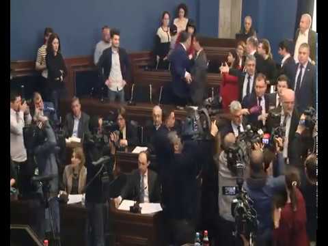 \"შე ნაბოზვარო\" - დაპირისპირება კომიტეტის სხდომაზე გაჩეჩილაძესა და ვაშაძეს შორის