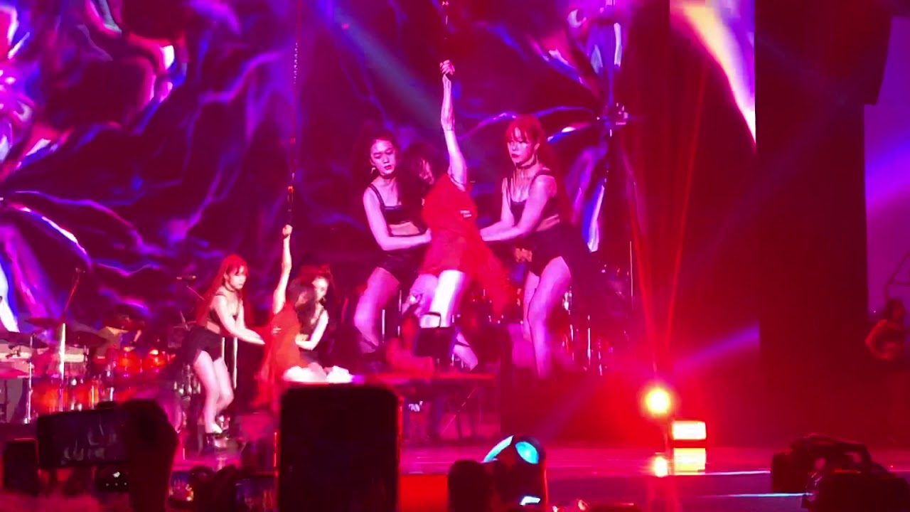 181201 TAEYEON ‘s… CONCERT IN BANGKOK - Love You Like Crazy