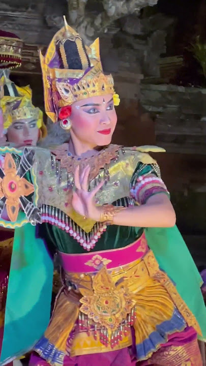 Beautiful Balinese Dancers #travel #ubud #bali #culture #indonesia #viral #dancer #photography #love