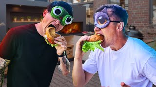 видео: ГОТОВКА ВСЛЕПУЮ. ГОТОВИМ БУРГЕР С МАКСОМ ВАЩЕНКО. картинка: ГОТОВКА ВСЛЕПУЮ. ГОТОВИМ БУРГЕР С МАКСОМ ВАЩЕНКО.