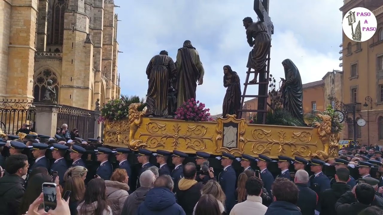 Procesión Minerva y Vera Cruz (León),80 aniversario de la hechura del paso del Descendimiento