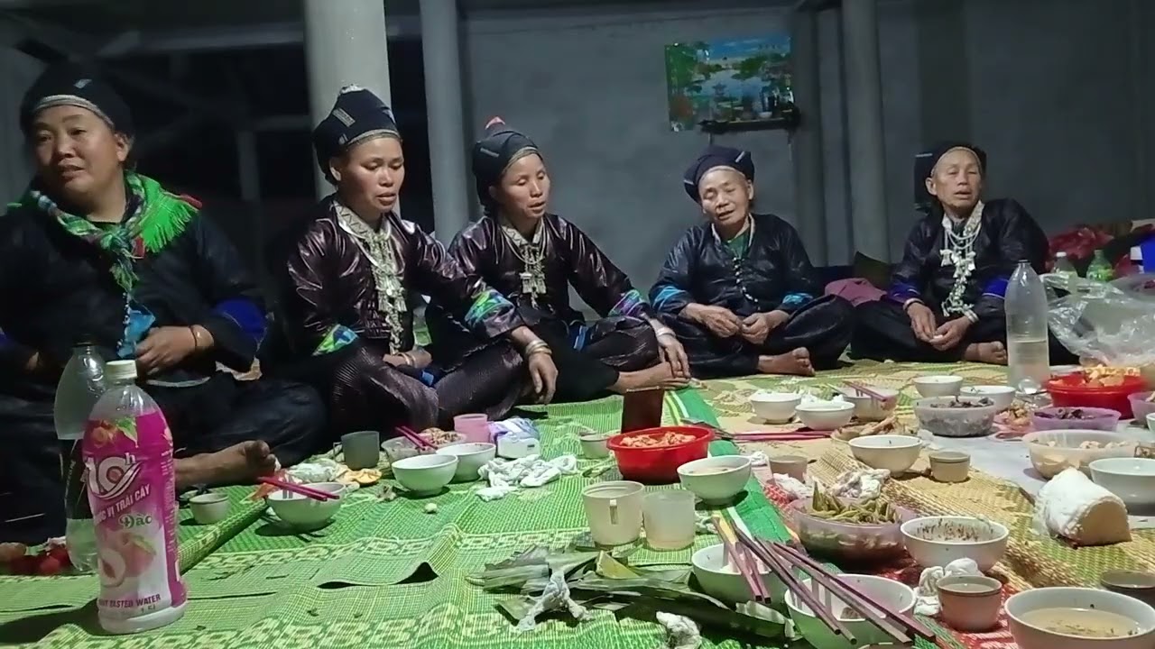 Hát nùng gái tân tyến hát rướt  vui tình cảm 