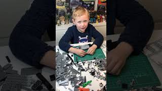 Каталина лодку-самолет из LEGO, собирает Оливер Август, часть 1