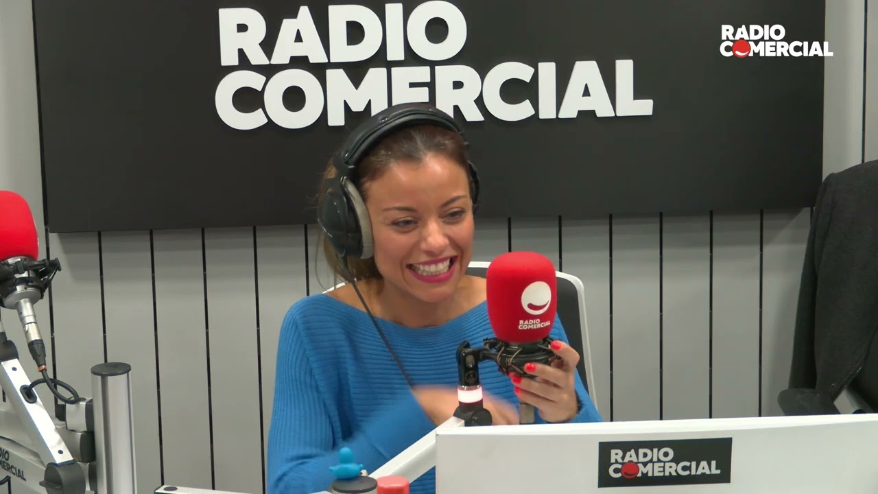 Rádio Comercial | O que está a fazer tanto tempo dentro da casa de banho? - O Homem Que Mordeu o Cão