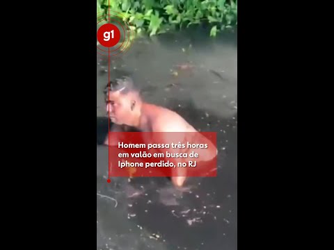 Homem pula em valão no Rio para resgatar celular, e ‘pescaria’ no esgoto dura três horas