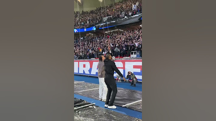 Ethan Mbappé and Presnel Kimpembe hyping up the PSG fans 😍