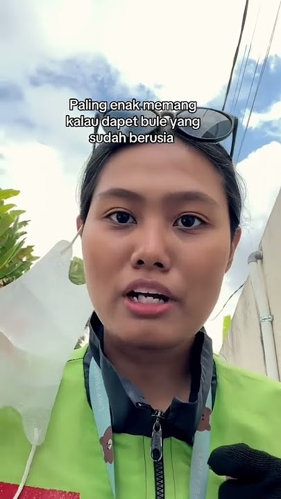 Entah itu bule agak budek aku bilang one hundred and nineteen dia denger ninety.