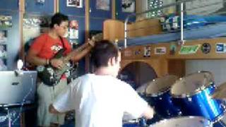 total improvisation of a duet rock guitar and drums
