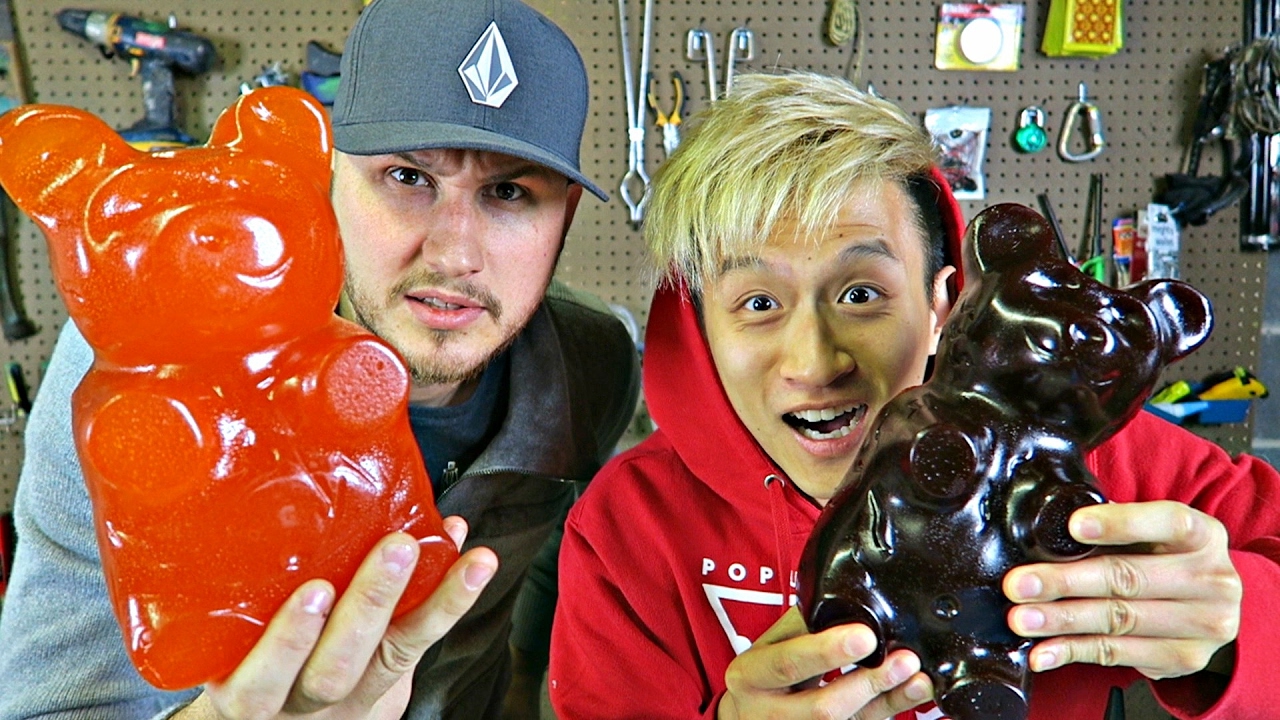 5LB Gummy Bear into Vacuum Chamber - YouTube