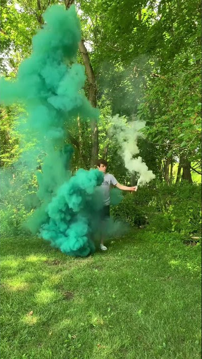 Smoke Effect Smoke Bombs vs. Shutter Bombs - Smoke Bomb Comparison Video