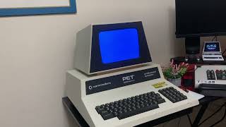 Windows 10 on a Commodore PET. Sleeper build with working keyboard.