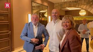 Radiša Urošević sa ženom prvi stigao da ispoštuje Sofru Kreće slavlje, rodila se Tara!