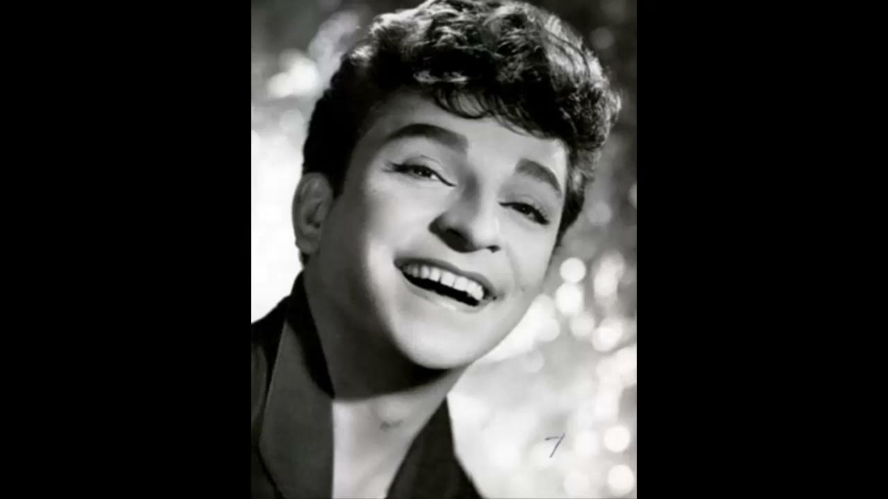 Zeki Müren - Entarisi Ala Benziyor Zeki Müren - Entarisi Ala Benziyor