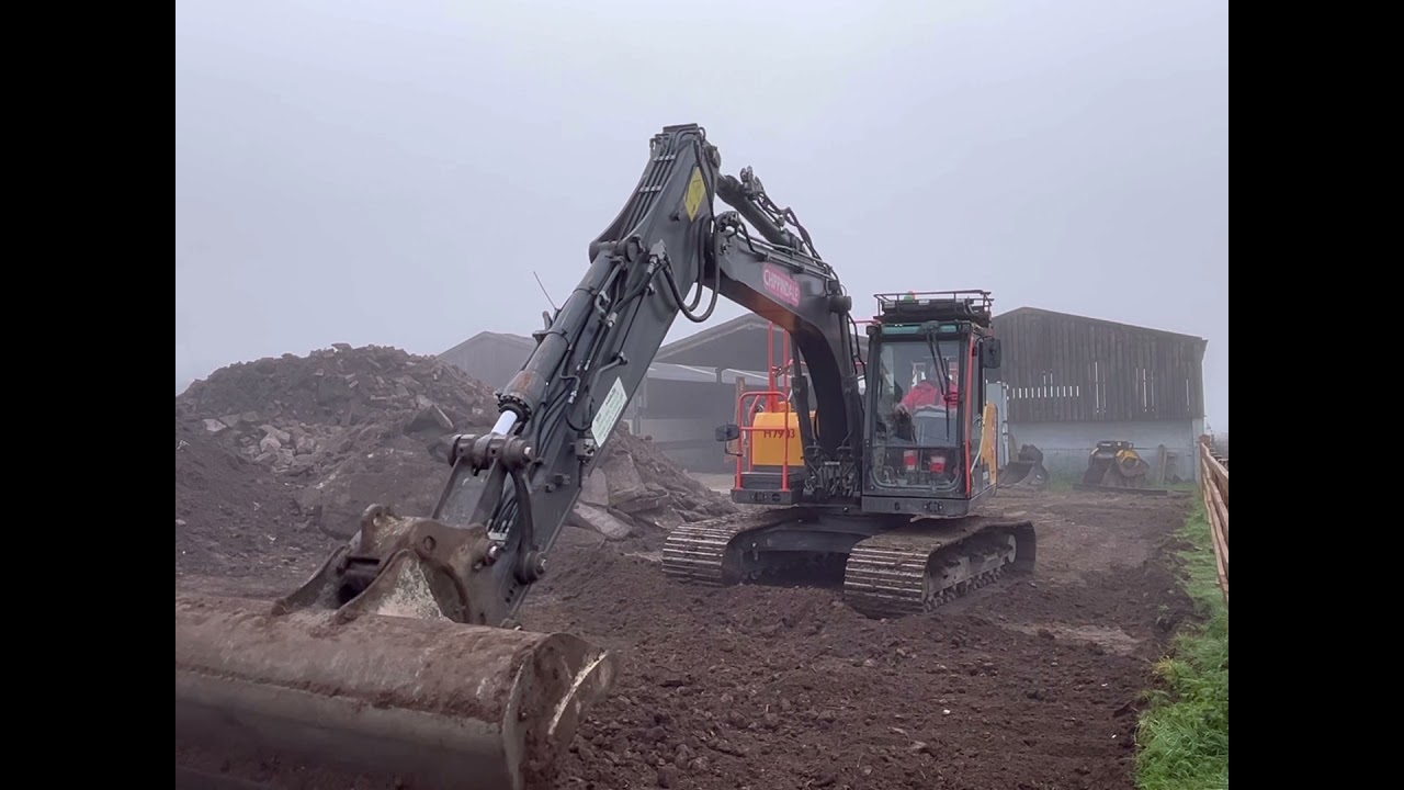 Volvo 140el excavator Jcb 4cx  mb crusher bucket land reclamation Job Nottinghamshire