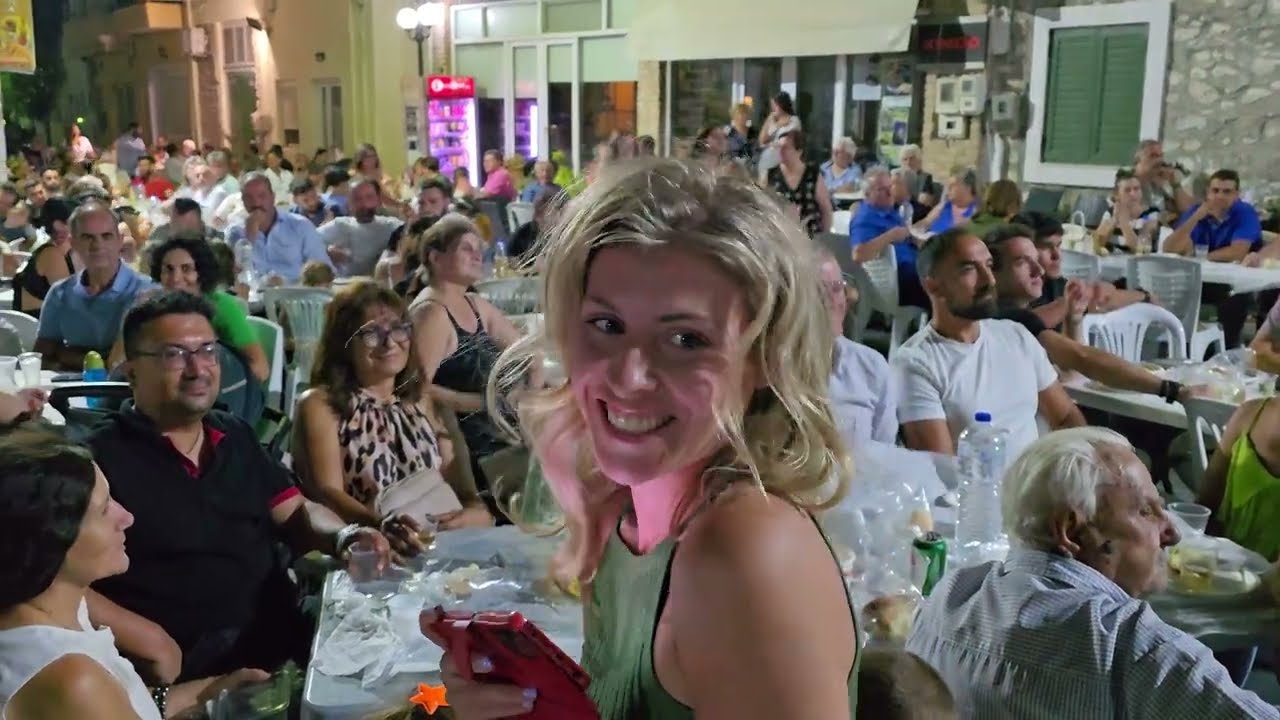 ξεκίνημα για την ωραία  βραδιά με τον  Αντώνη Μαρτσάκη Στην Βιάννο  στην 1ηΓιορτή ελιάς