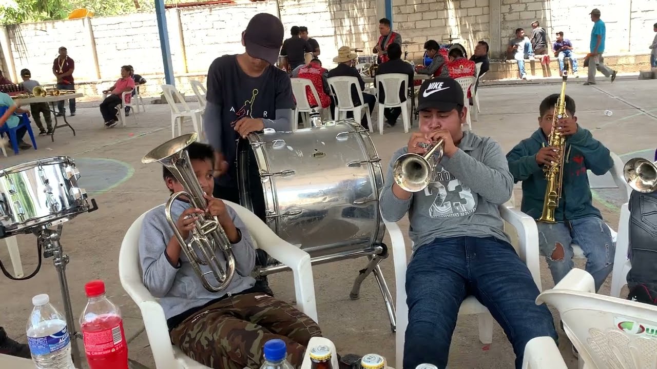 🎺🥰🎺EL GRAN TROMPETISTA DE CAHUATACHE Y SUS ALUMNOS - VALLA Q' SI APRENDIERON PERRÓN LOS MUCHACHOS🎺🥰🎺