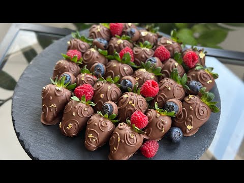 видео: КЛУБНИКА ￼В ШОКОЛАДЕ 🍓Быстро и ОЧЕНЬ  вкусно 🍓Новый способ темперированния ￼ шоколада