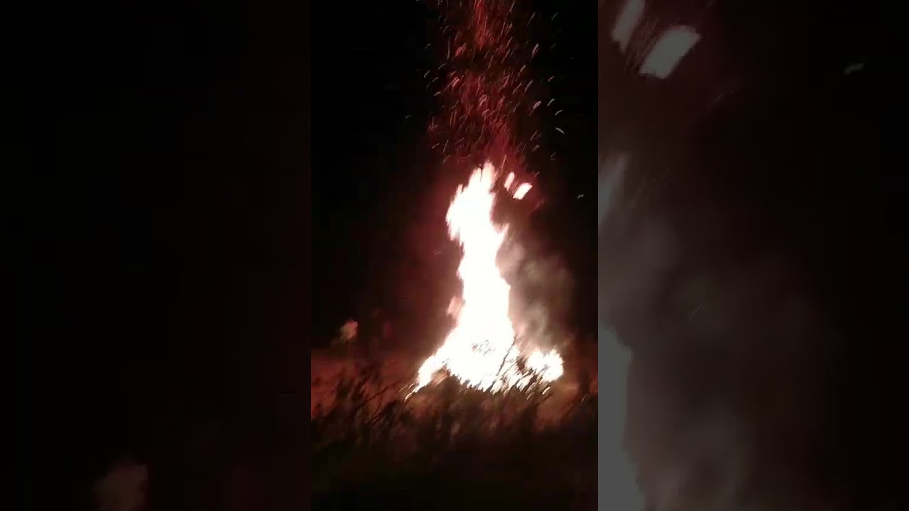 आनंद आणि एकता – मधली वाडीची सरती होळी शीर महालक्ष्मी, ता :गुहागर जिल्हा : रत्नागिरी.