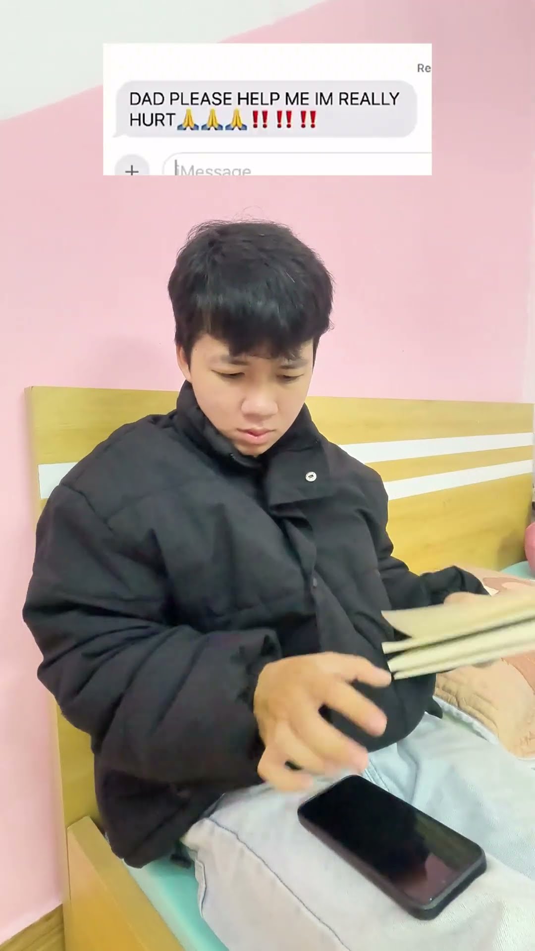 ACC - Cậu Bé Đã Nhận Được Tin Nhắn Cầu Cứu Nhưng!! || The Boy Received the SOS Message But!!. #funny