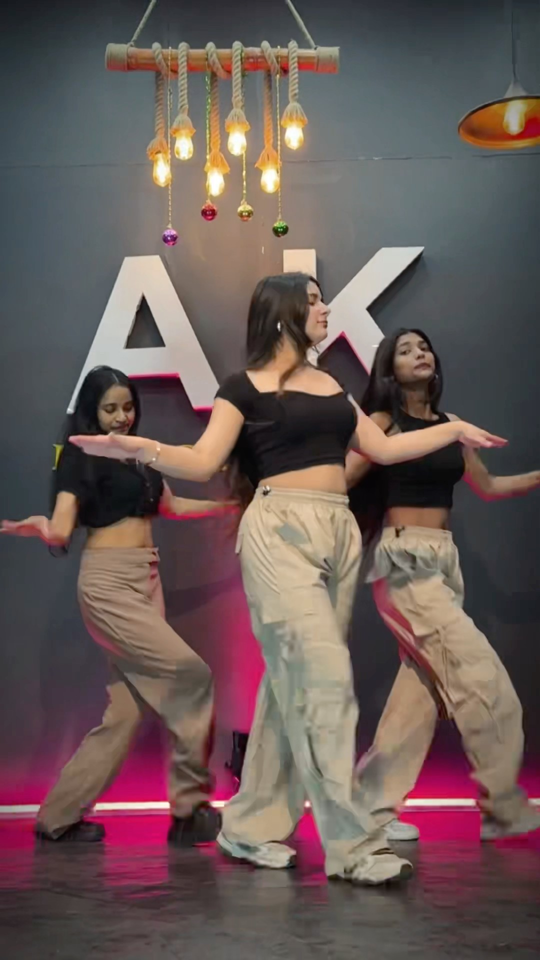 Hmko tumse pyaar h❤️ #dance #youtube #ytshorts #trending #viralvideo #upneetkaur