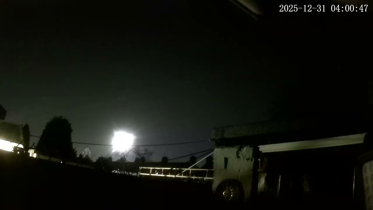 (31/12/2025) 3:58am HULL (Uk) SKY [0381]