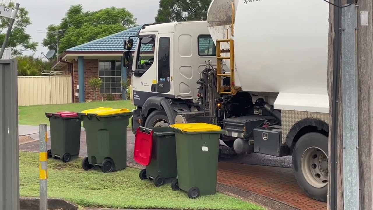 Newcastle garbage - p5036